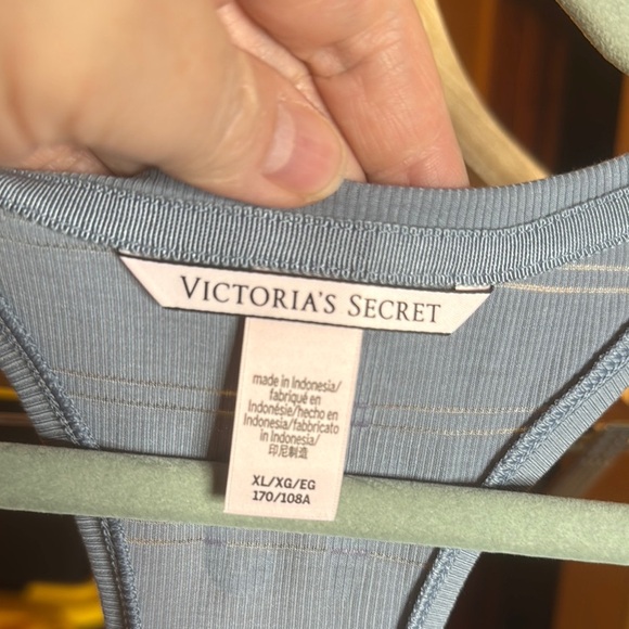 NIP Victoria’s Secret Ribbed Racerback Blue Tank Top Size XL - Picture 2 of 7